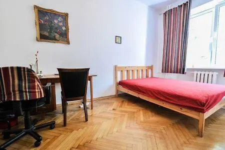 B&B Warszawa 0*,